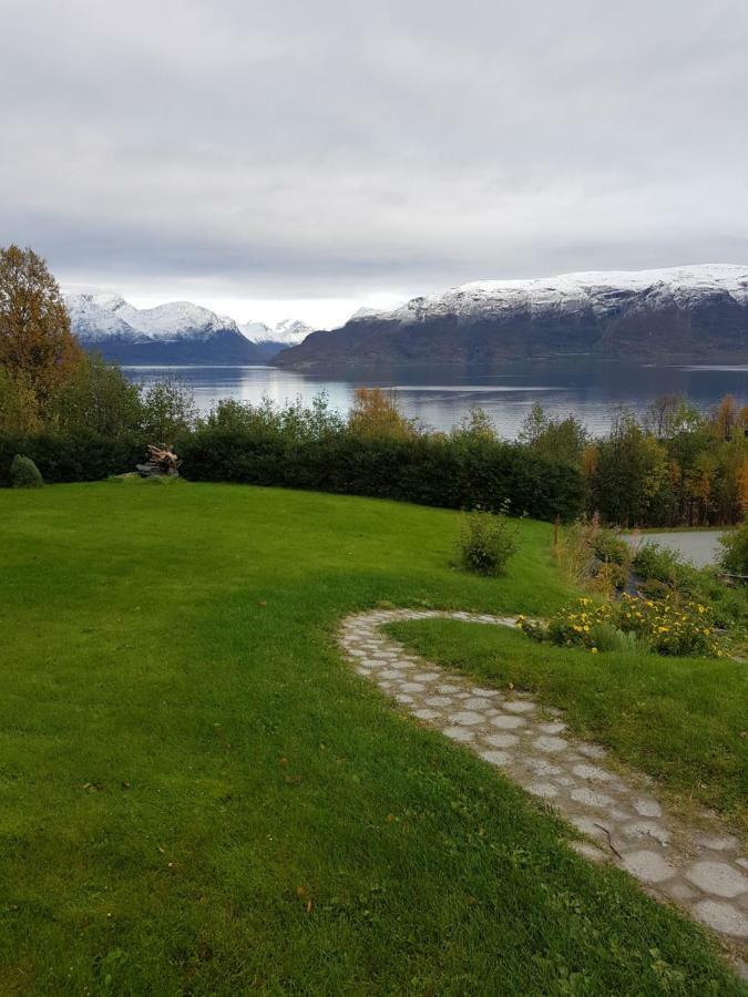 Solbakken 27 * Lyngseidet